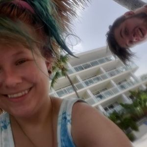 Meet your Posher, Stephany